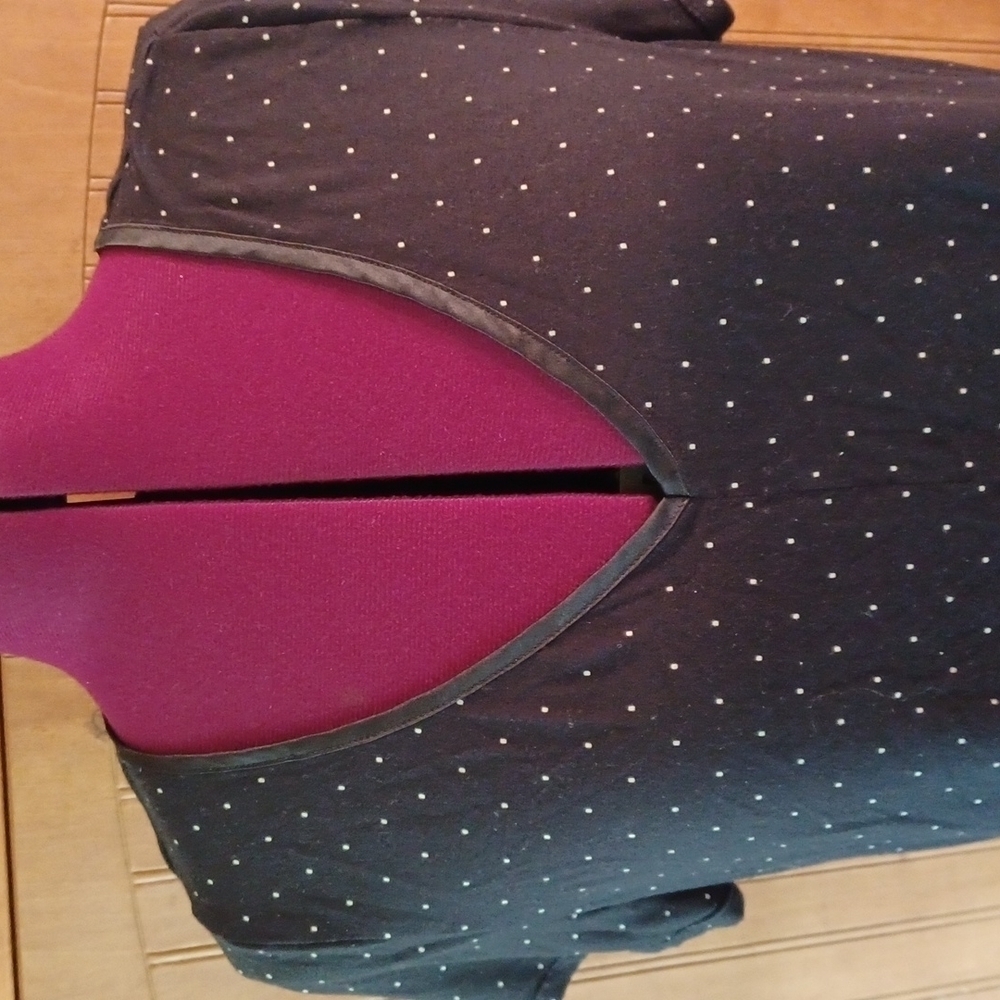 Essentials Basic Black Shell - Picture 2 of 6